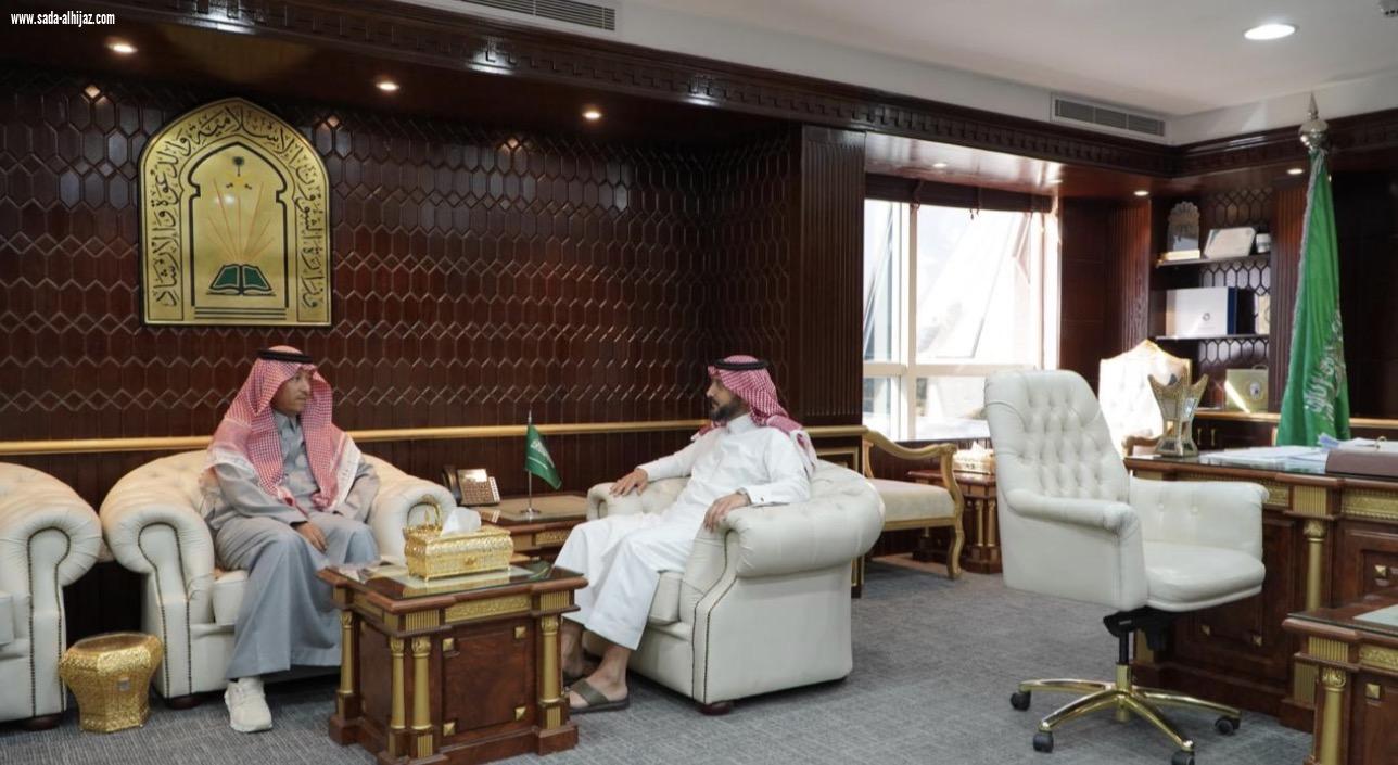 مدير فرع الشؤون الإسلامية بتبوك يستقبل رئيس بلدية نيوم لبحث أوجه التعاون المشترك