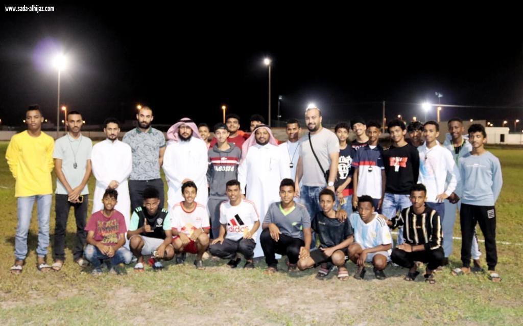 الصواري يكرم لاعبيه