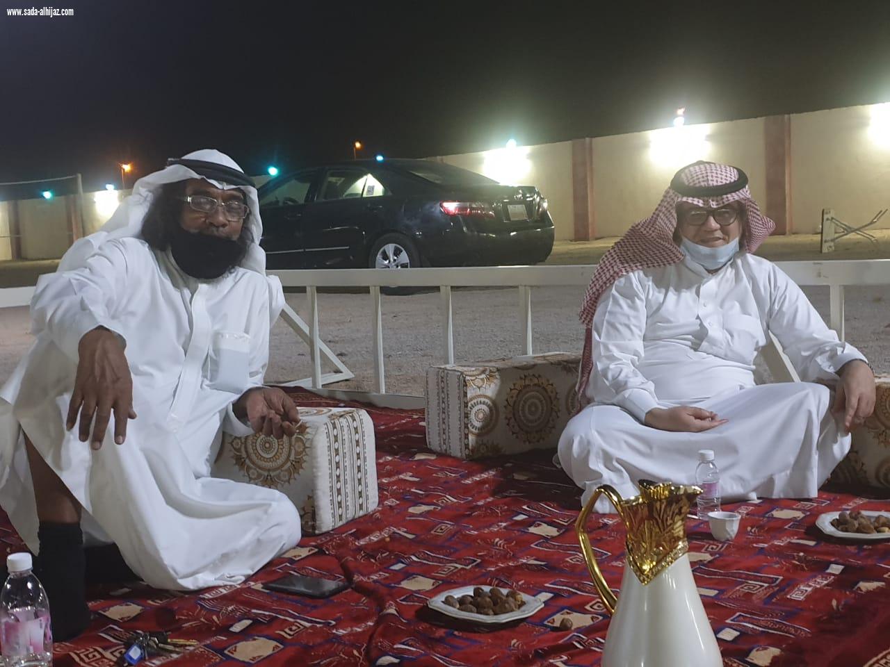 شبكة نادي الصحافة تعقد لقاءات إعلامية لكن باحتراز في استراحة الشيخ حامد المجنوني