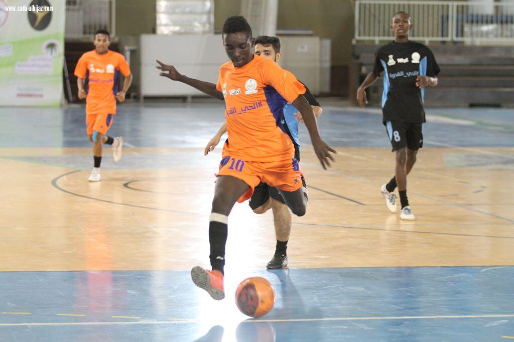 ضمن ملتقى مكة الثقافي كيف نكون قدوة جامعة المؤسس تطلق بطولة الحي القدوة لخماسيات كرة القدم بمشاركة 8 فرق من حي الجامعة