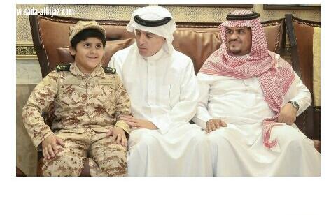 وزير الخارجية يقدم العزاء لذوي الشهيد الملازم آل فاران