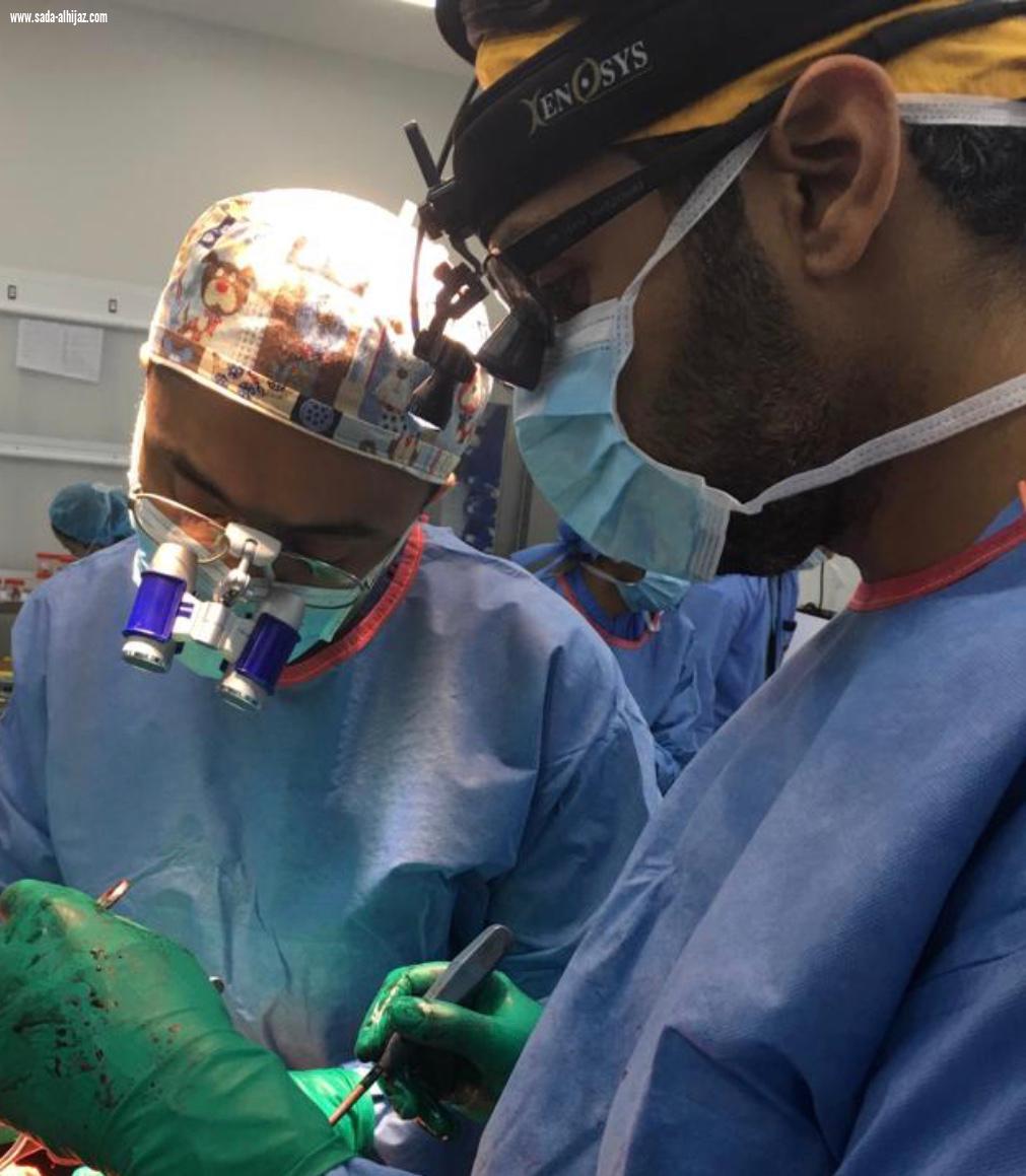 مستشفى جامعة الملك عبدالعزيز تجري عملية استئصال ورم نادر وتعتبر الاولى من نوعها في المملكة والشرق الاوسط
