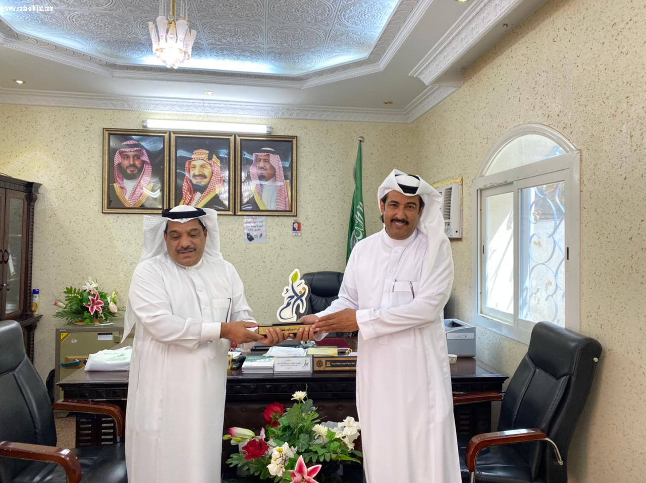 رئيس مجلس ادارة لجنة تراحم بالباحة لرعايه السجناء والمفرج عنهم واسرهم بكرم الاعلامي المحجم