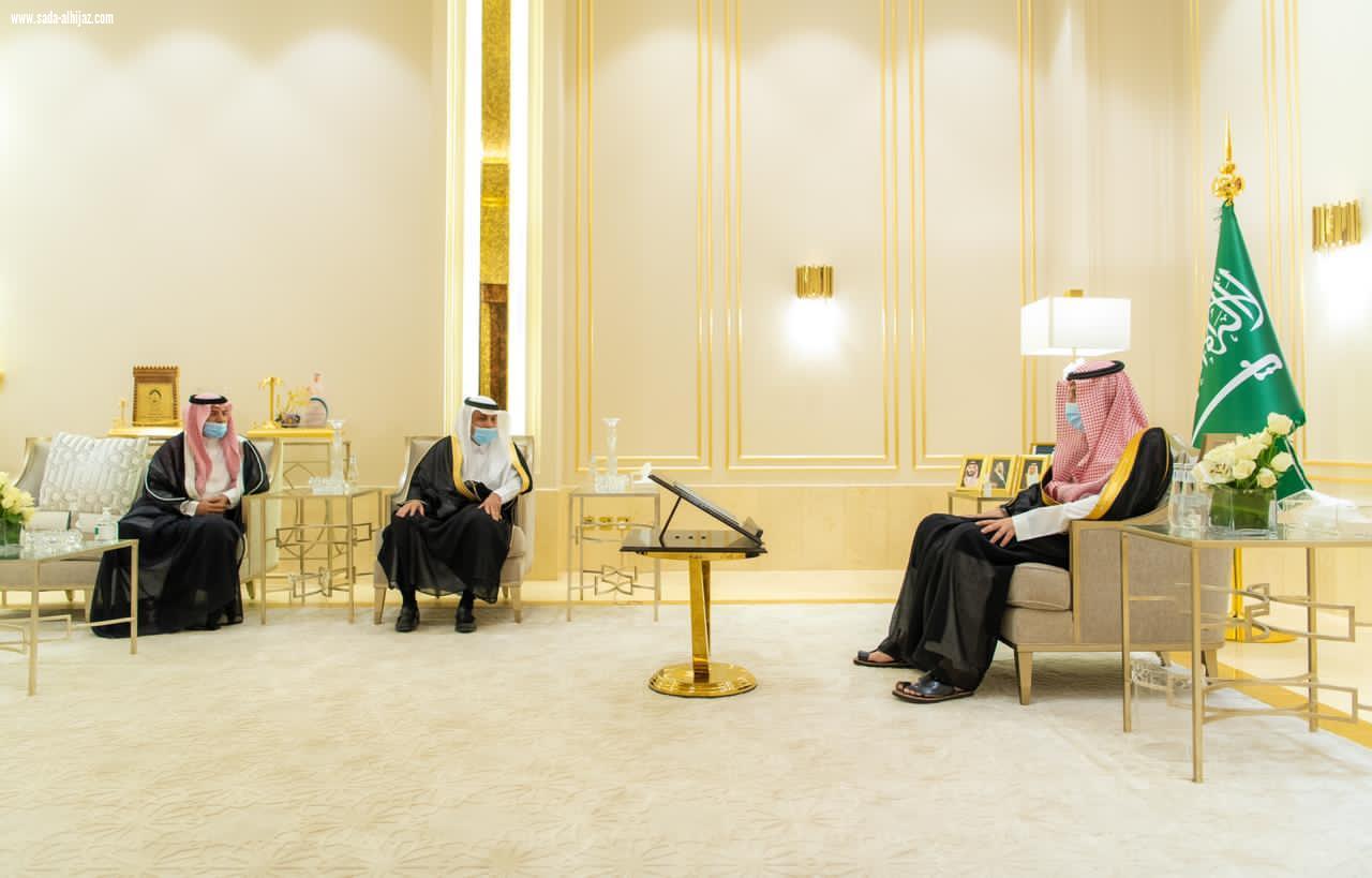 سمو امير الباحة يستقبل عضو مجلس الشورى ومدير عام فرع وزارة السياحة بالمنطقة المعين حديثاً..  