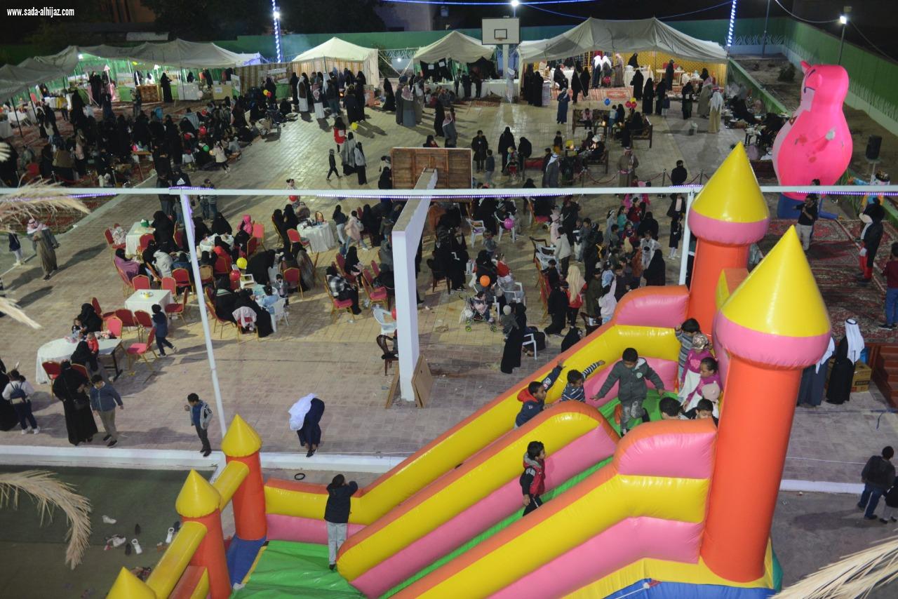 محافظ العلا يفتتح فعاليات أندية مدارس الحي لمهرجان الفوانيس ومهرجان الطفولة والمرح 