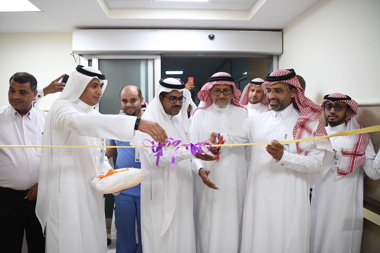 افتتاح المرحلة الأولى من مشروع تطوير البنية التحتية  بمستشفى الملك فهد بجازان   إبراهيم النعمي   افتتحت صحة جازان اليوم الأربعاء المرحلة الأولى من مشروع تطوير البنية التحتية لمستشفى الملك فهد المركزي بجازان، والتي احتوت ثلاثة أقسام تنويم هي أقسام الولادة 