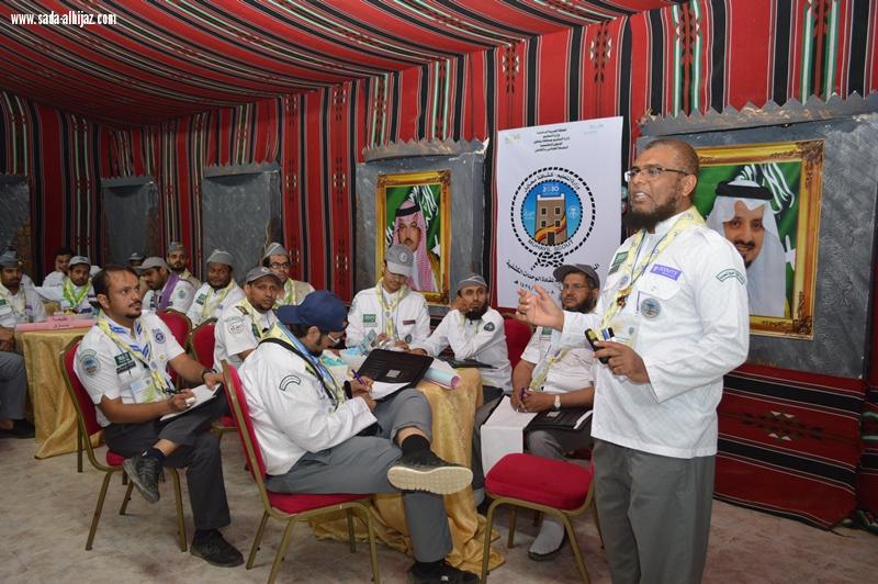 مدير تعليم محايل يعلن إنطلاق الدراسة التأسيسية ويشيد بجهود فريق العمل