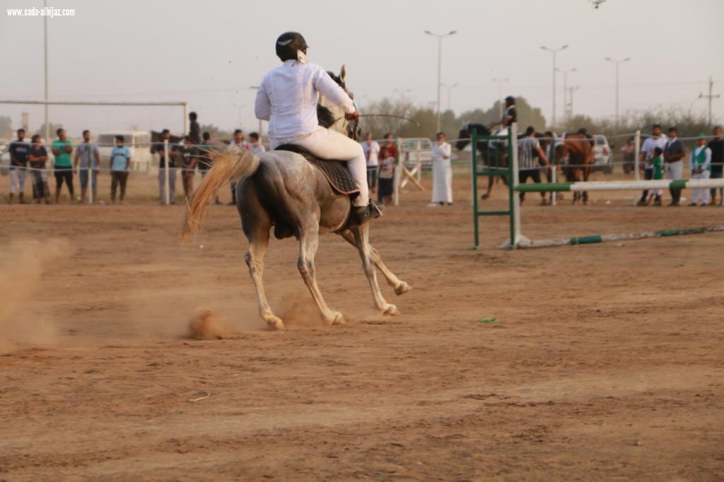 أهالي قامرة يحتفلون باليوم الوطني89 همة حتى القمة