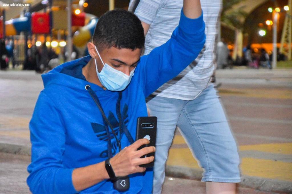 ركن ألون الفن يرسم البهجة والفرح في حملة 