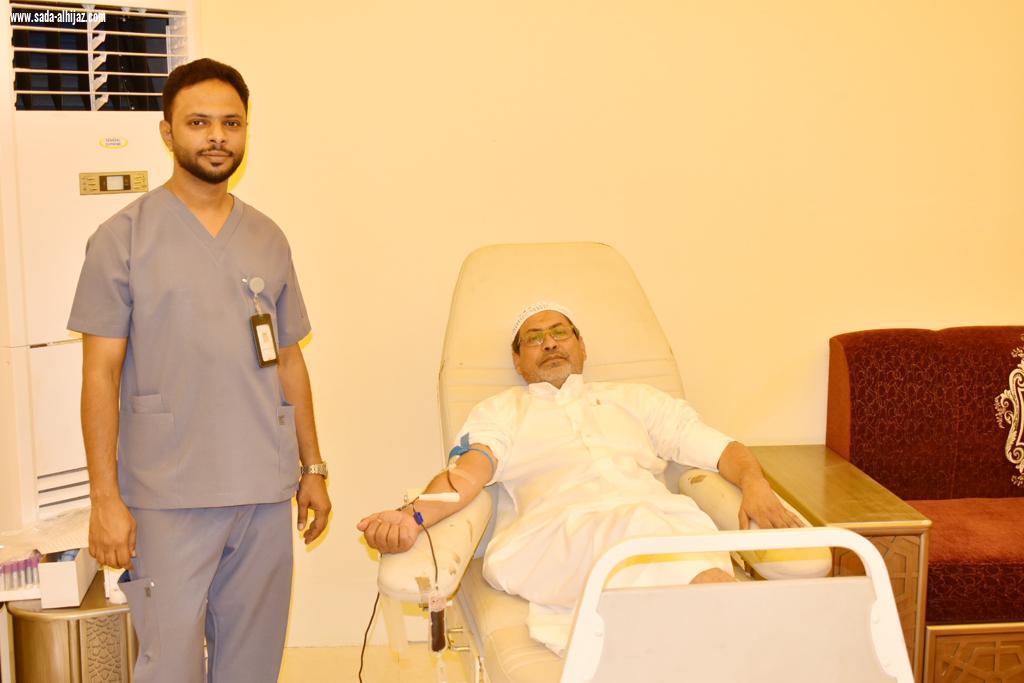 بلدية محافظة الطوال تشارك في حملة التبرع بالدم   دمي لوطني   بمناسبة ذكرى اليوم الوطني الـ89‬