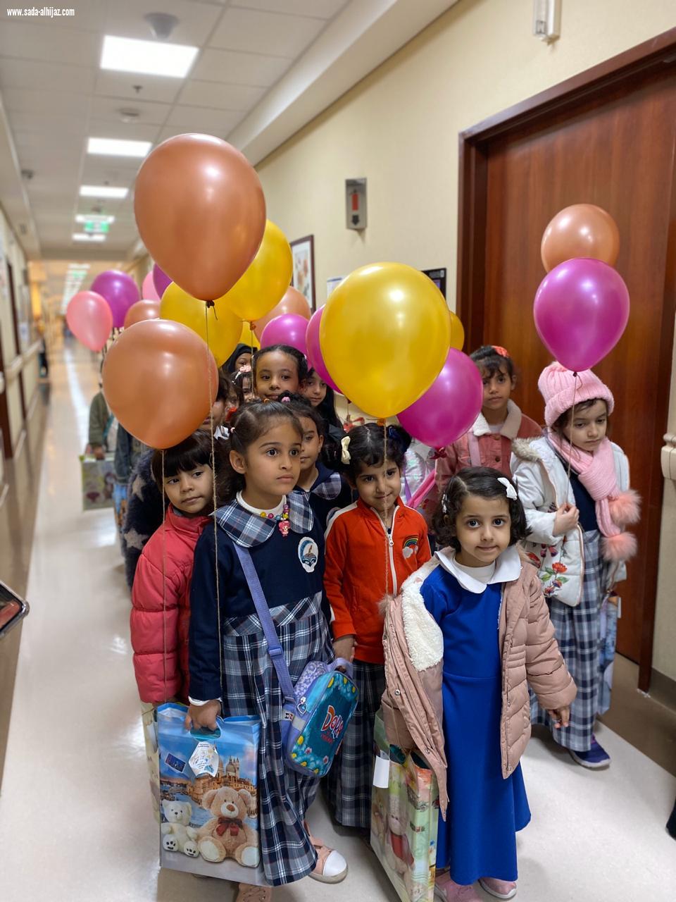 احتفاءً باليوم العالمي للتطوع مدارس رواد التعلم تقوم بزيارة لمستشفى الحبيب بالسويدي