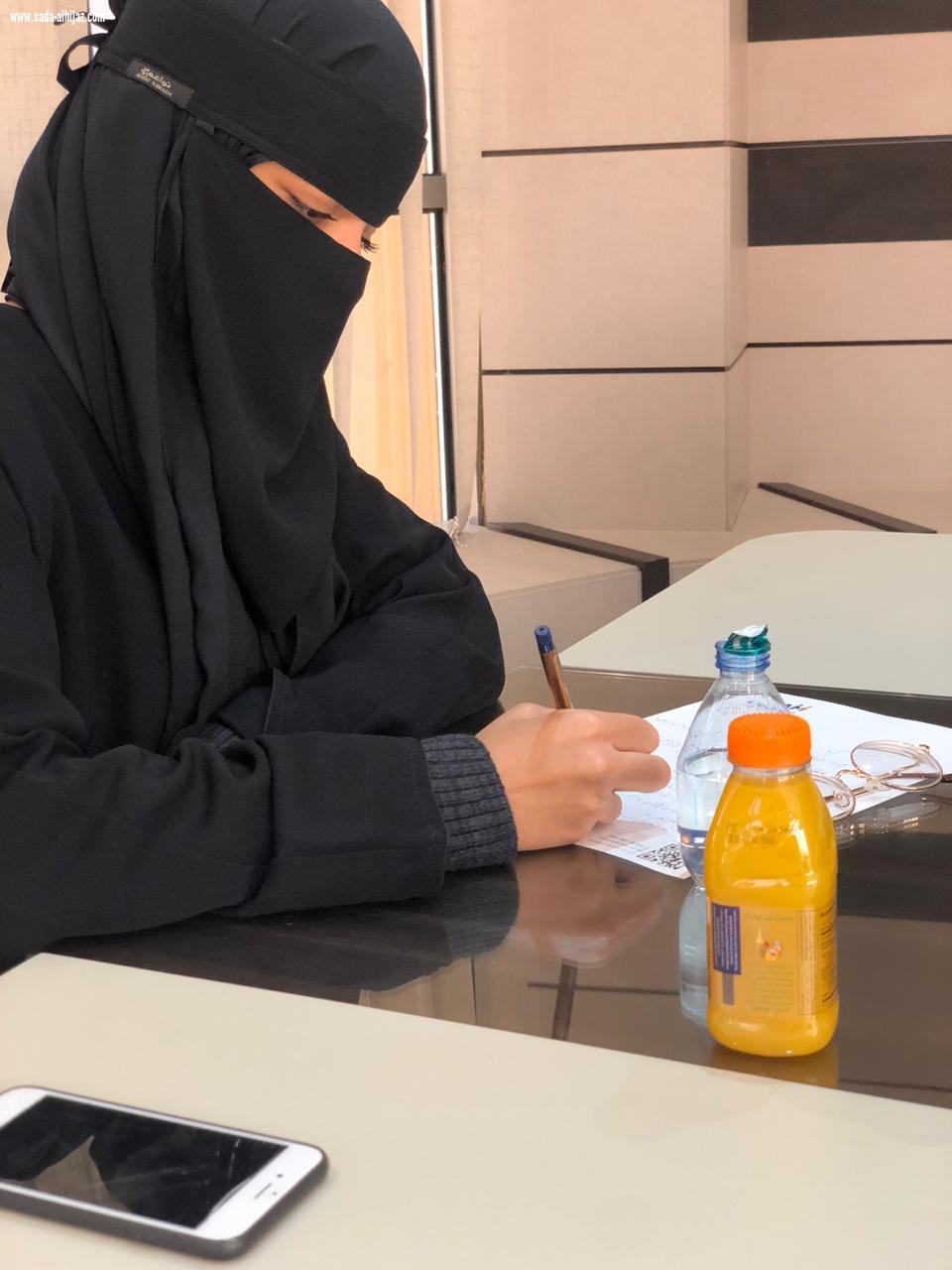 شبكة نادي الصحافة السعودي تكرم الفائزة روان الحجوري بجائزة أفضل مقال لليوم الوطني التاسع والثمانين