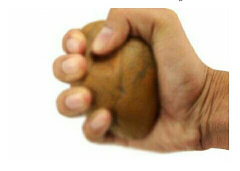حائل.. طالب يكسر أسنان قائد مدرسة ويصيبه برضوض في رأسه