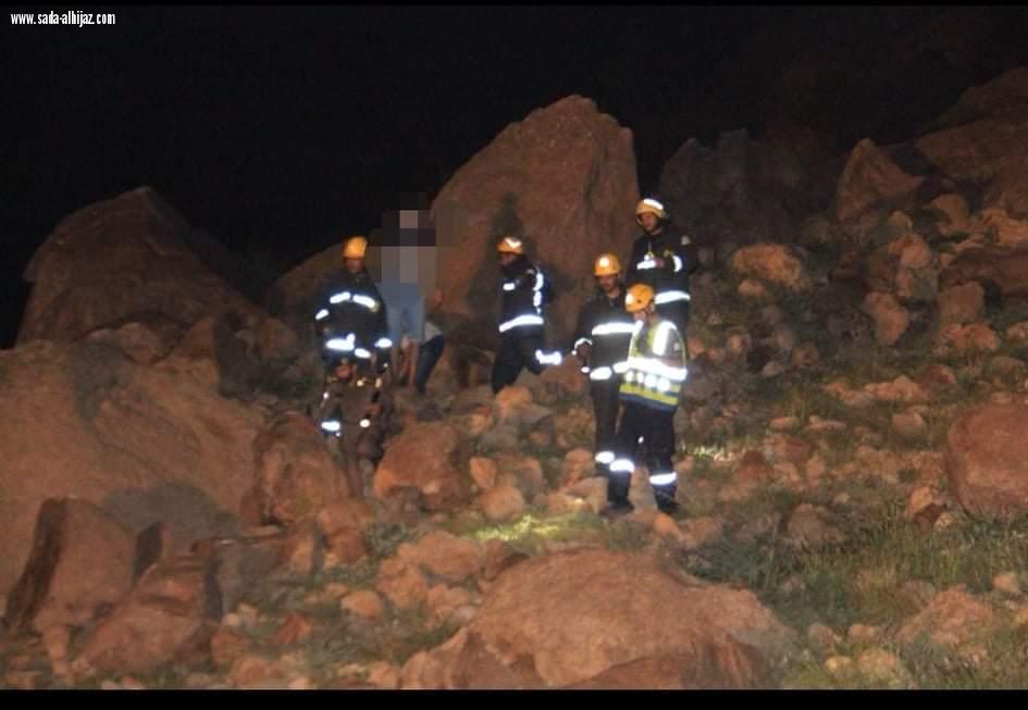 فرق الانقاذ بمدني العاصمة المقدسة تنقذ خمس مواطنين احتجزو في الخرار