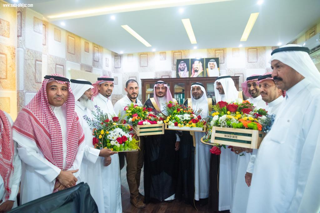 بمناسبة عيد الفطر المبارك رئيس مركز الموسم يعايد مرضى مستشفى الموسم العام 