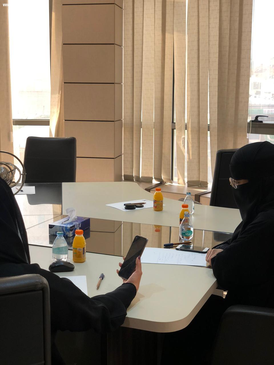 شبكة نادي الصحافة السعودي تكرم الفائزة روان الحجوري بجائزة أفضل مقال لليوم الوطني التاسع والثمانين