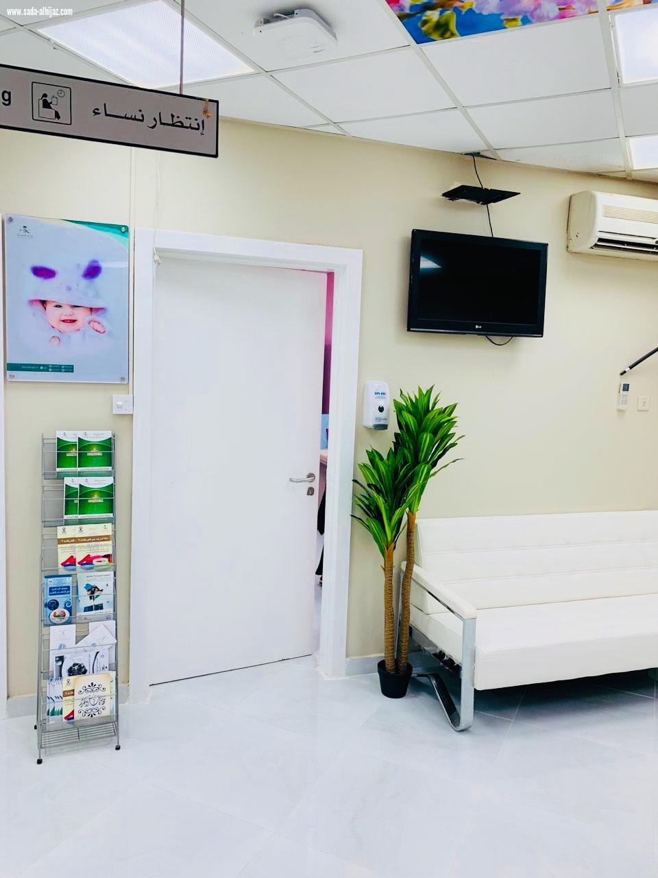 بحضور مدير صحة جازان الدكتور النجمي محافظ صامطة يدشن مشروع تطوير بيئة العمل بالقطاع الجنوبي