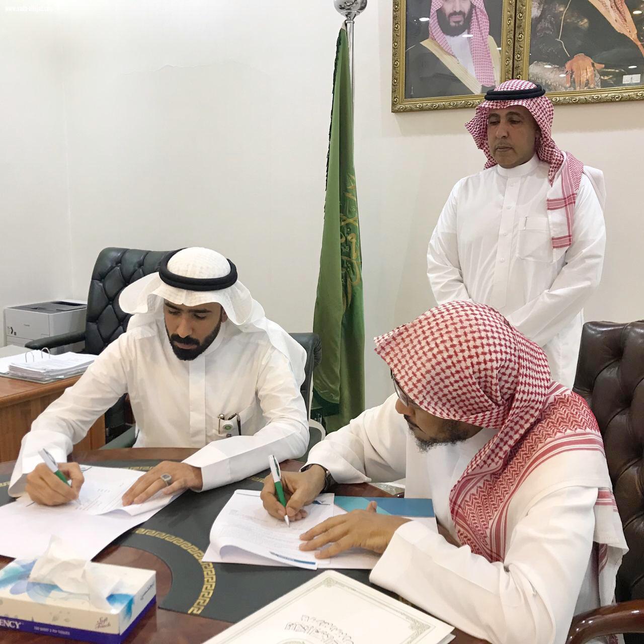 محافظ ⁧‫العلا‬⁩ يستقبل مدير فرع ⁧‫وزارة الإسكان،‬⁩ورئيس جمعية البر الخيرية