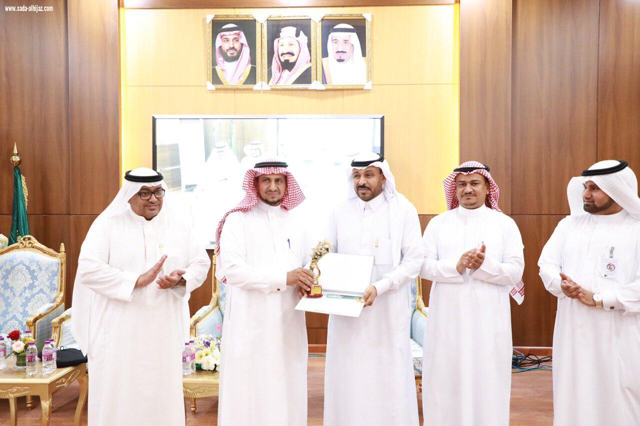 بعد حصول الإدارة على المركز الأول في الرصد والتوثيق على مستوى المملكة تعليم جازان يقيم حفلاً تكريمياً لمنسوبي ومنسقي العلاقات والإعلام