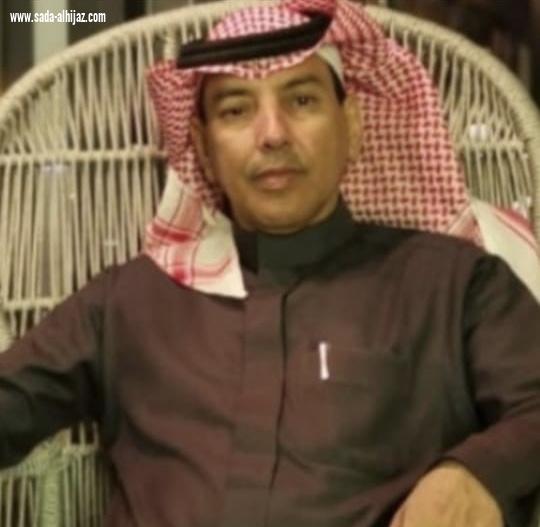 { دور المعلم محورياً بالمجتمع }