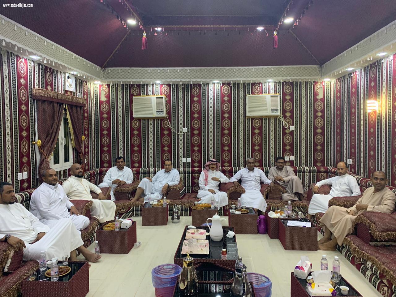 اجتماع المجلس الشرفي لفريق  تحفيظ الطوال الرياضي