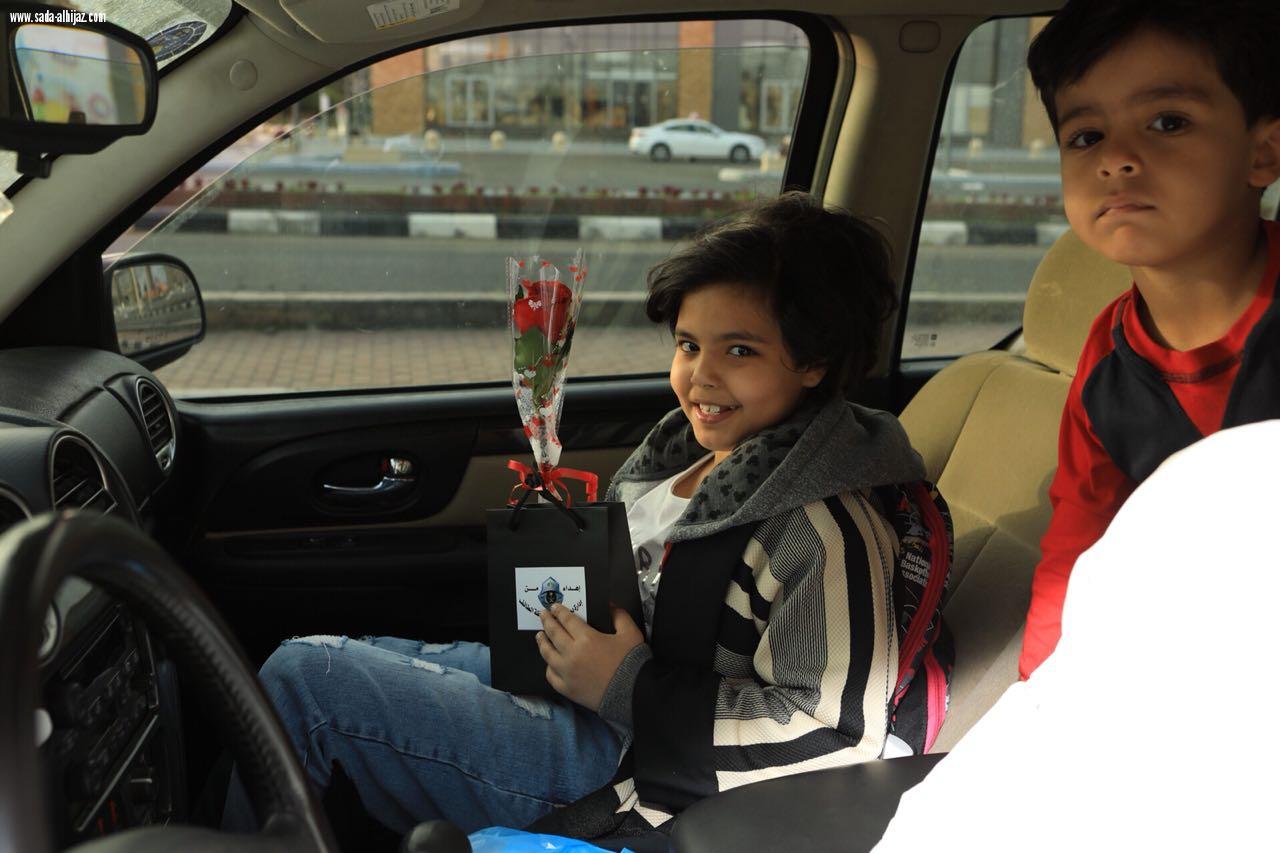 بالورد دوريات أمن الطائف تستقبل العام الدراسي الجديد 