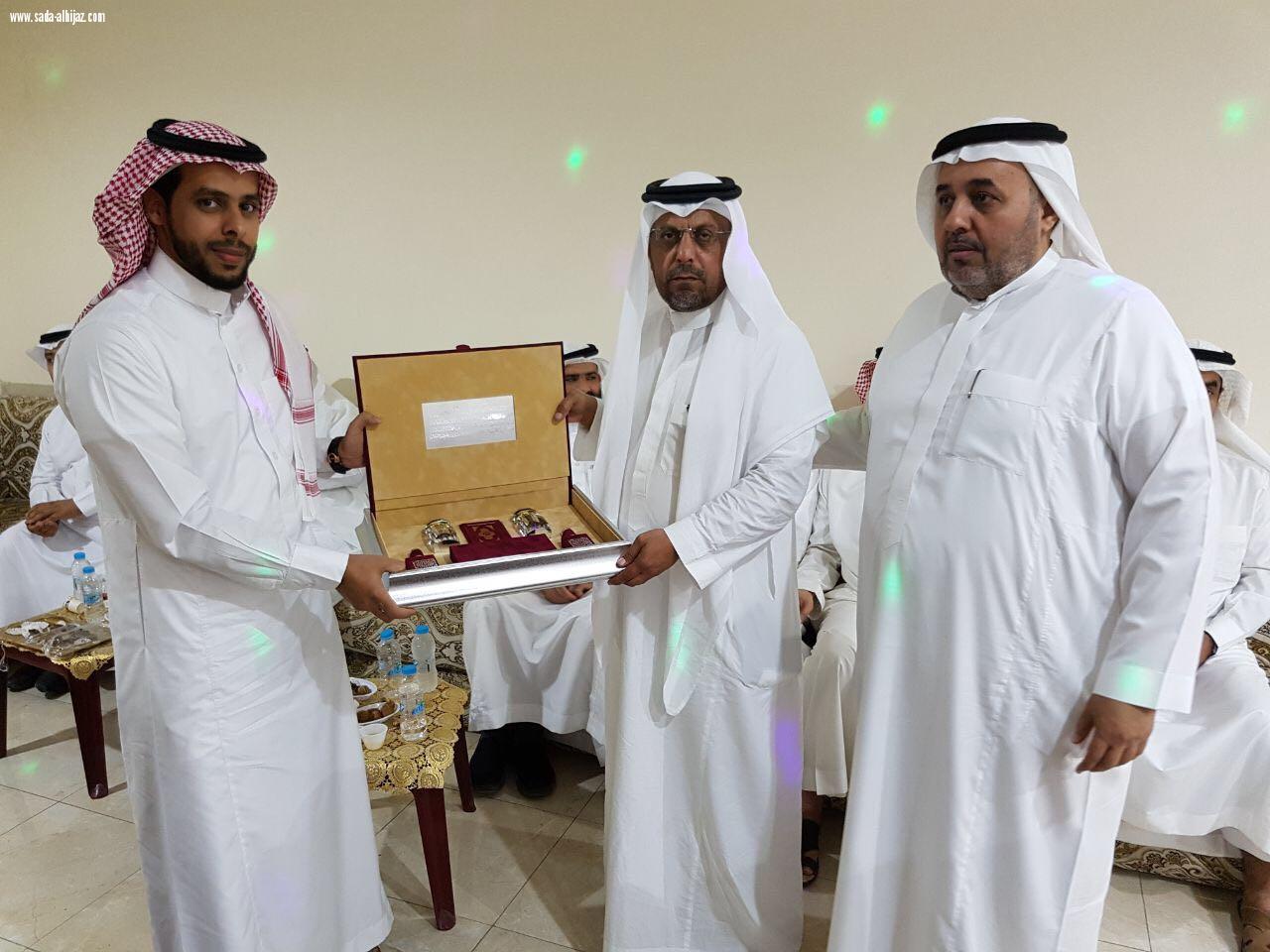 احتفاء مكتب التعليم بالنسيم بالمشرفين والمتقاعدين