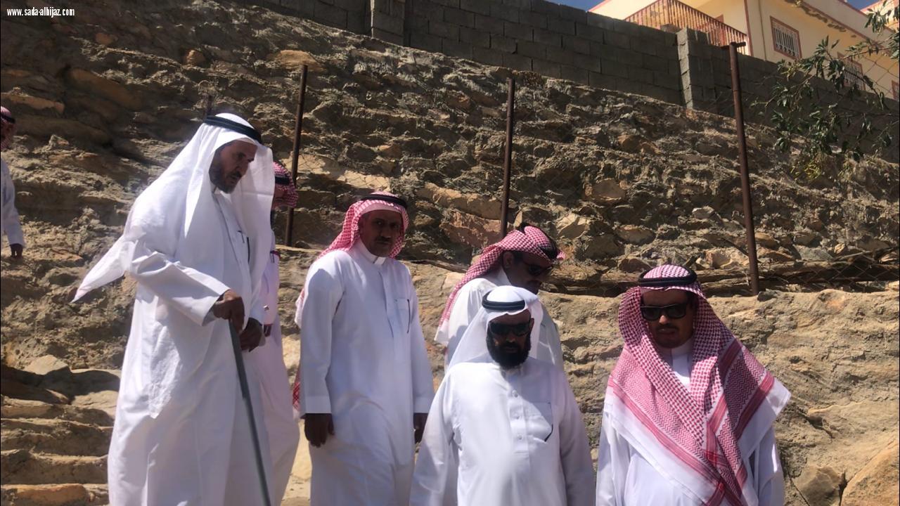 محافظ ميسان  يقوم بجولة على المنازل التراثية بقرية حراء 