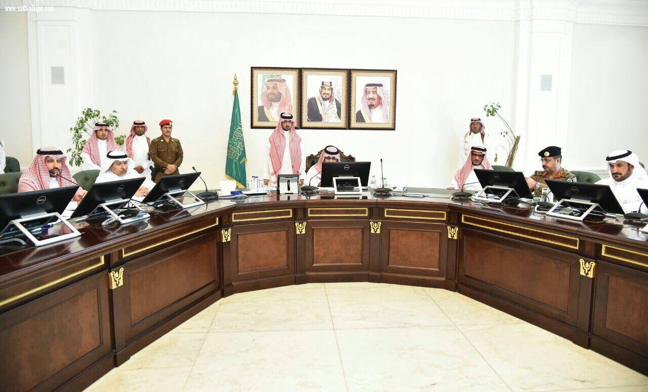 امير منطقة جازان بالنيابة يدشن برنامج التوطين الموجه في المنطقة 