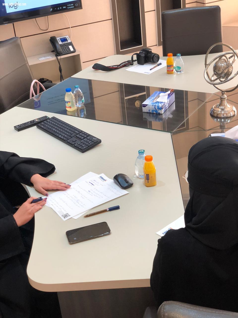 شبكة نادي الصحافة السعودي تكرم الفائزة روان الحجوري بجائزة أفضل مقال لليوم الوطني التاسع والثمانين