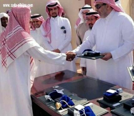 محافظ ينبع يسلم 50 وحدة من الإسكان الخيري لمستحقيها 