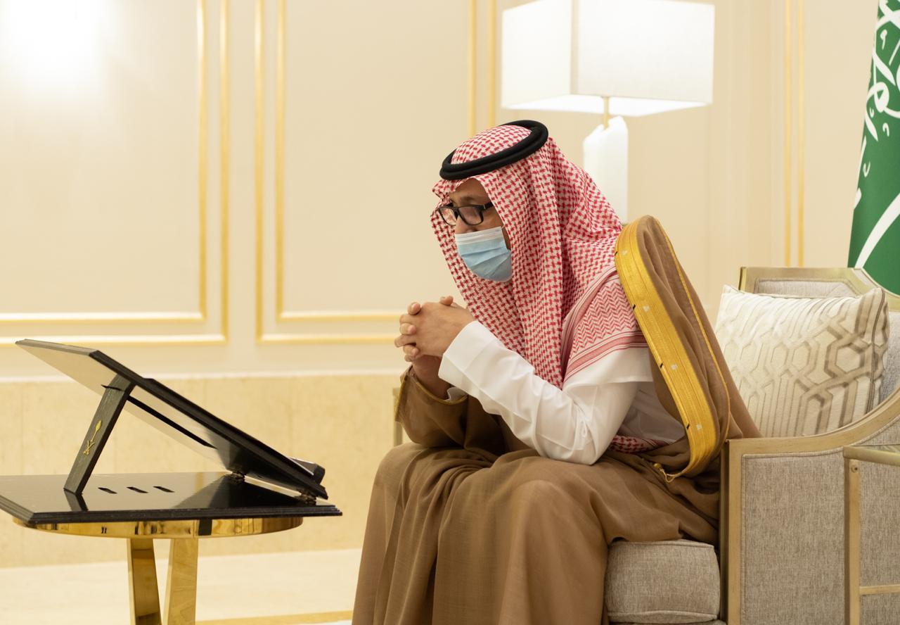 سمو أمير الباحة .. يستقبل رئيس نادي قلوة الرياضي .. ويكرّم بطل اختراق الضاحية الثالث على مستوى المملكة