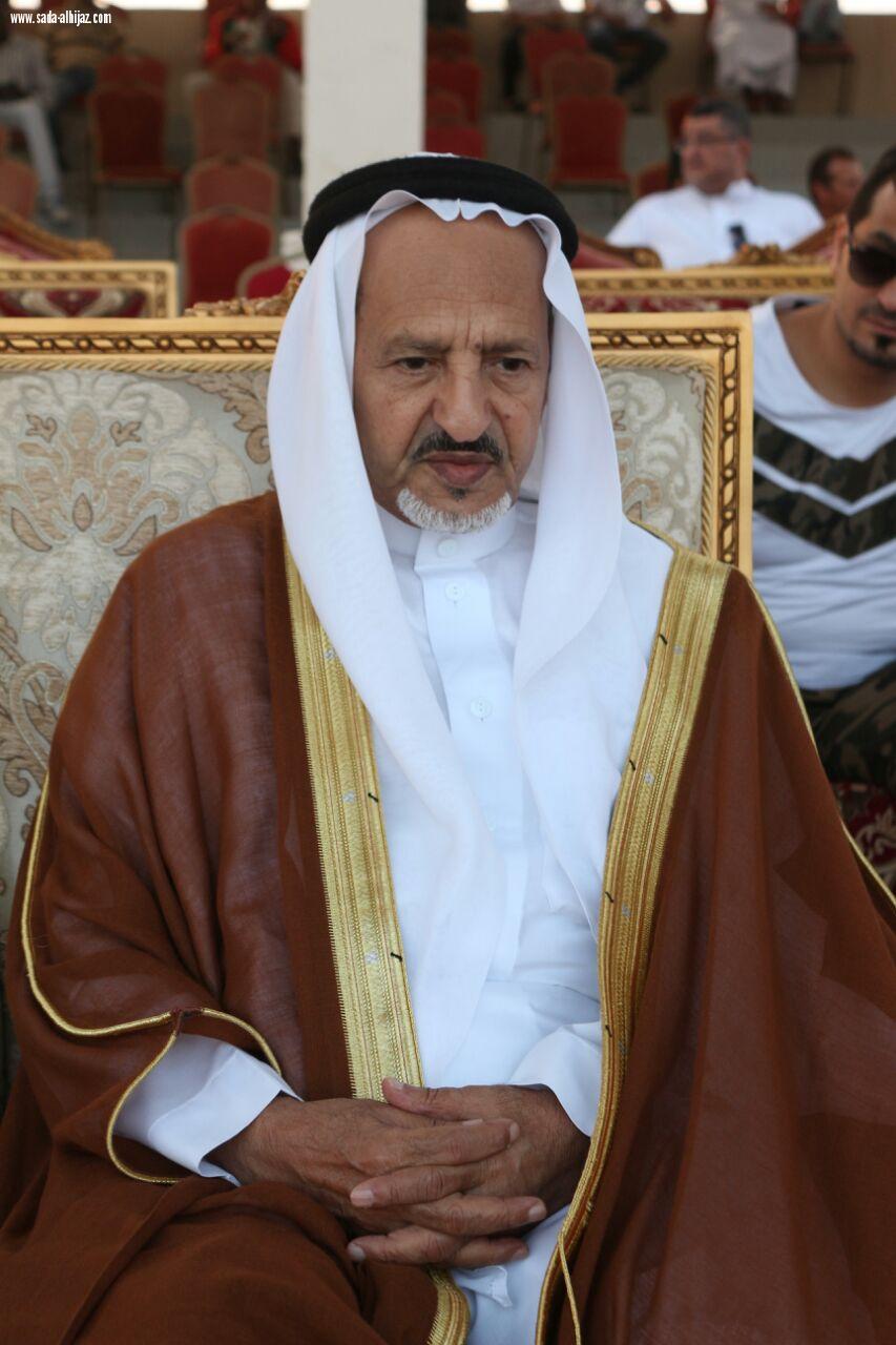 الراشي يهدي أبناء عبدالله باسنبل كأس مجموعة فهد بن سيبان السلمي