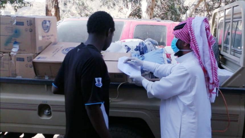 عطاءٌ دأؤبٌ وعملٌ مستمرٌ  ومبادراتٌ لإيصال المساعدات بجمعية البر بالقريع بني مالك
