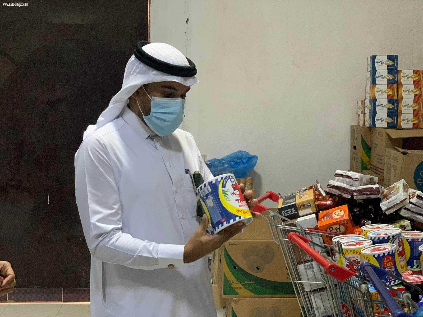 شددت على الالتزام بالتباعد الاجتماعي في المراكز التجارية بلدية مركز السهي تنفذ جولات لمتابعة الإجراءات الاحترازية وتغلق 4 محلات