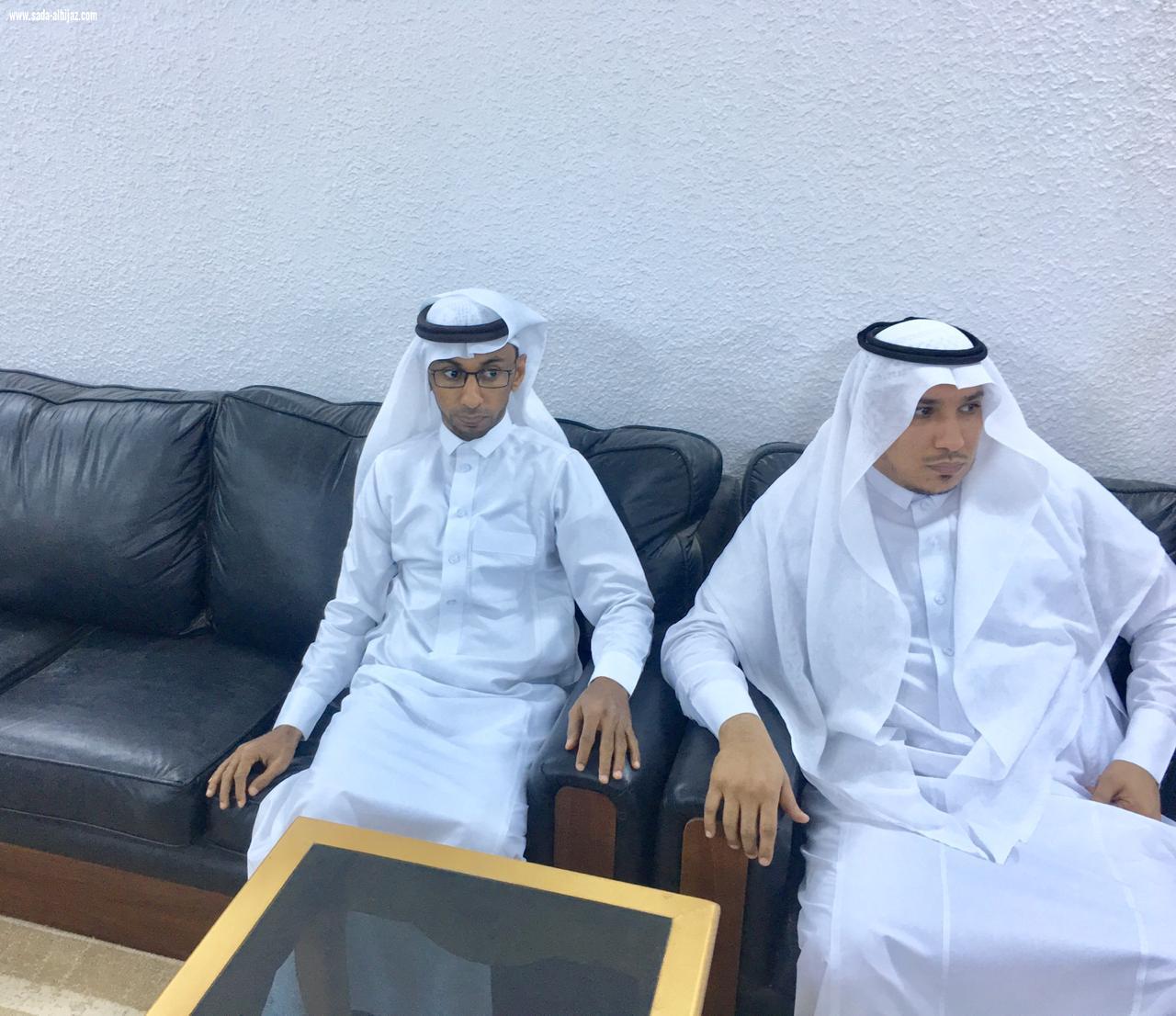 رئيس وأعضاء لجنة التنمية الاجتماعية بالطوال يزورون محافظ الطوال المكلف 