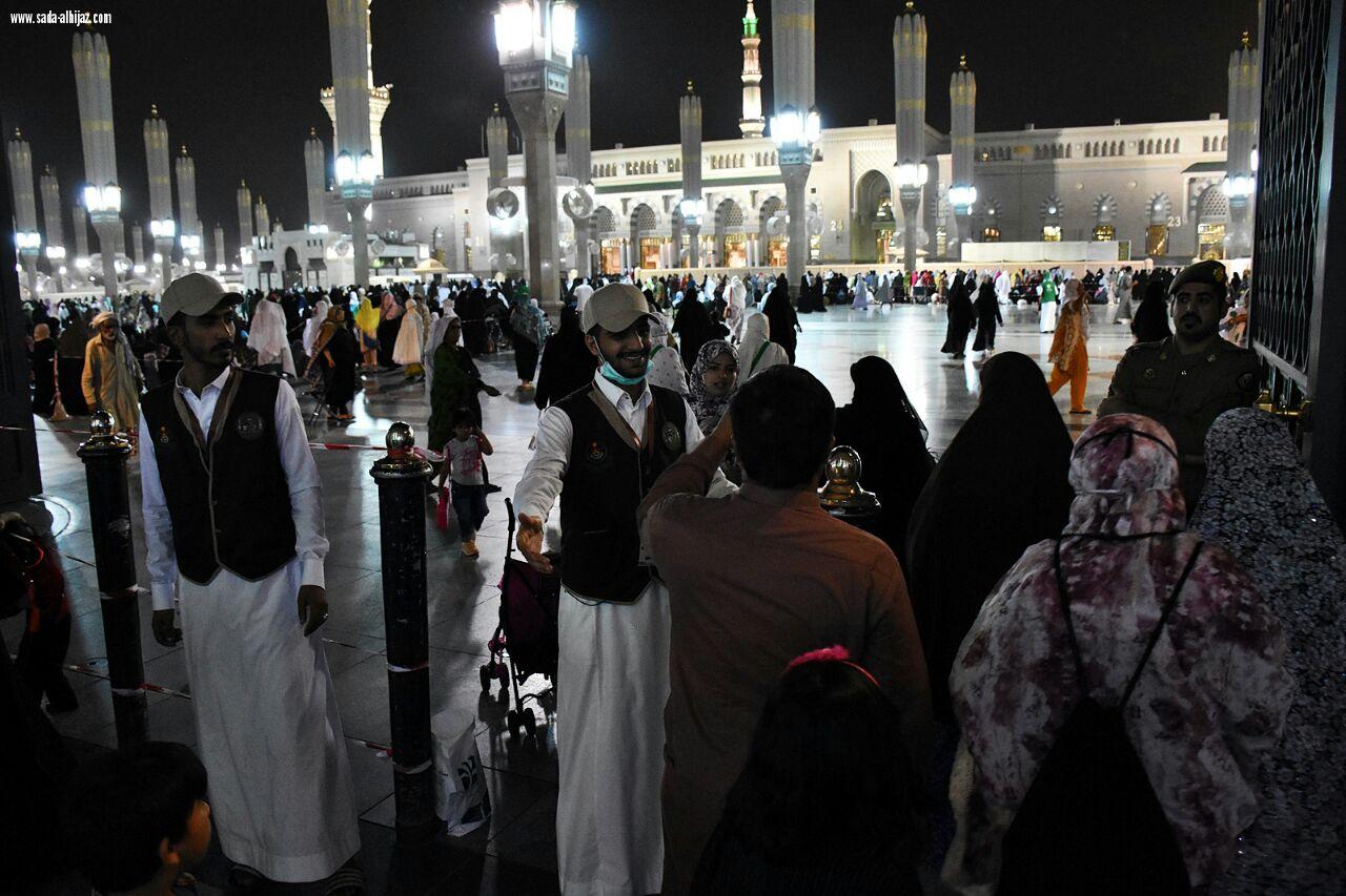 اللجنة الشبابية للأعمال التطوعية تضرب أروع صور الحفاوة والايثار بالزوار ..