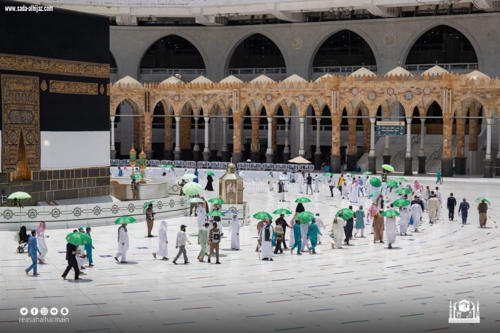 مدخلي: المبادرة تأتي حرصاً من الرئاسة العامة على سلامة زوار وقاصدي المسجد الحرام وسلامة منسوبيها ومنسوباتها ضمن مبادرة مظلتك بين يديك توزيع (12) ألف مظلة على المصلين والعاملين في المسجد الحرام