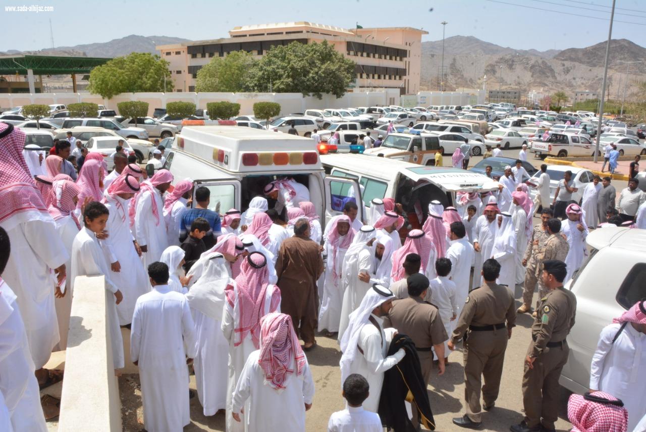 جموع المصلين بمركز بحر أبو سكينه تشيع شهيدي الواجب عسيري والربعي 