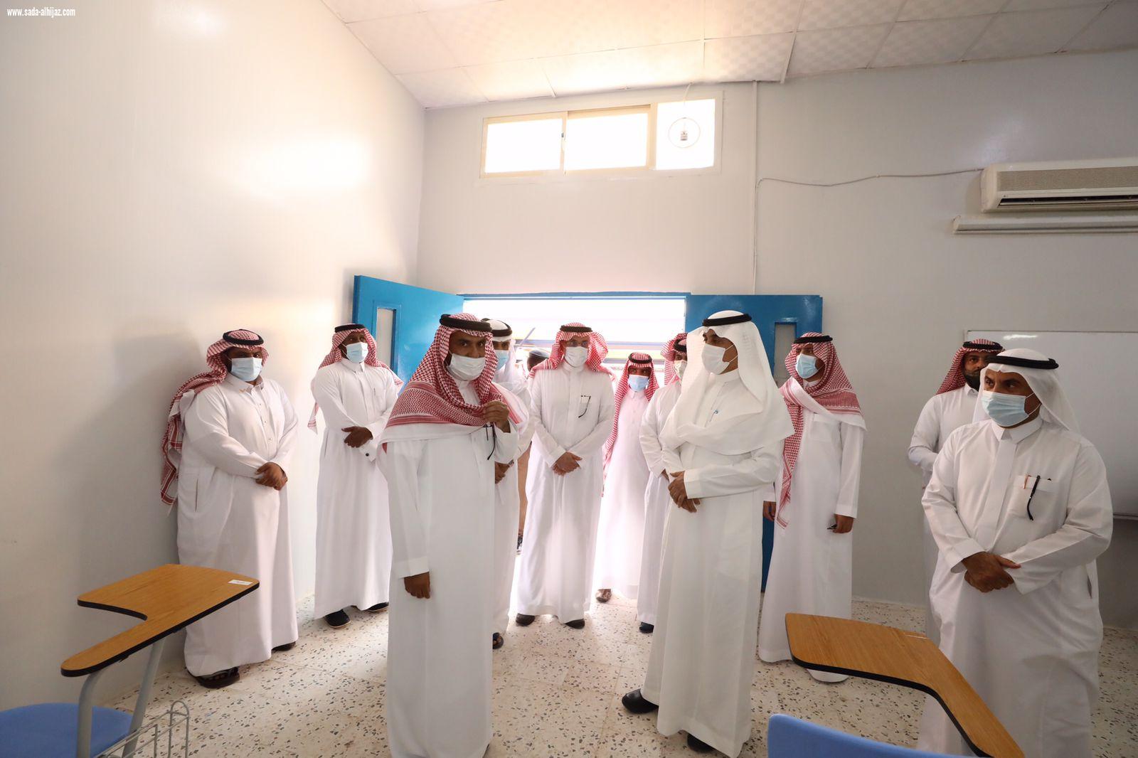 رئيس جامعة حائل يقوم بجولة تفقدية لفروع الجامعة في محافظتي الشملي والحائط