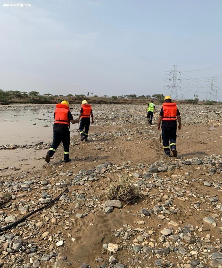 بالصور.. فقدان شاب غرقًا في أحد أودية جازان والدفاع المدني يكثف عمليات البحث عنه