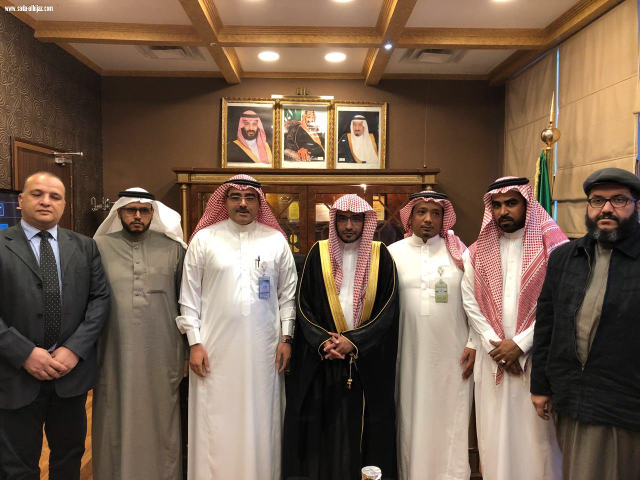 الشيخ صالح المغامسي  يزور مرضى السرطان في مستشفى الملك فهد بالمدينة 