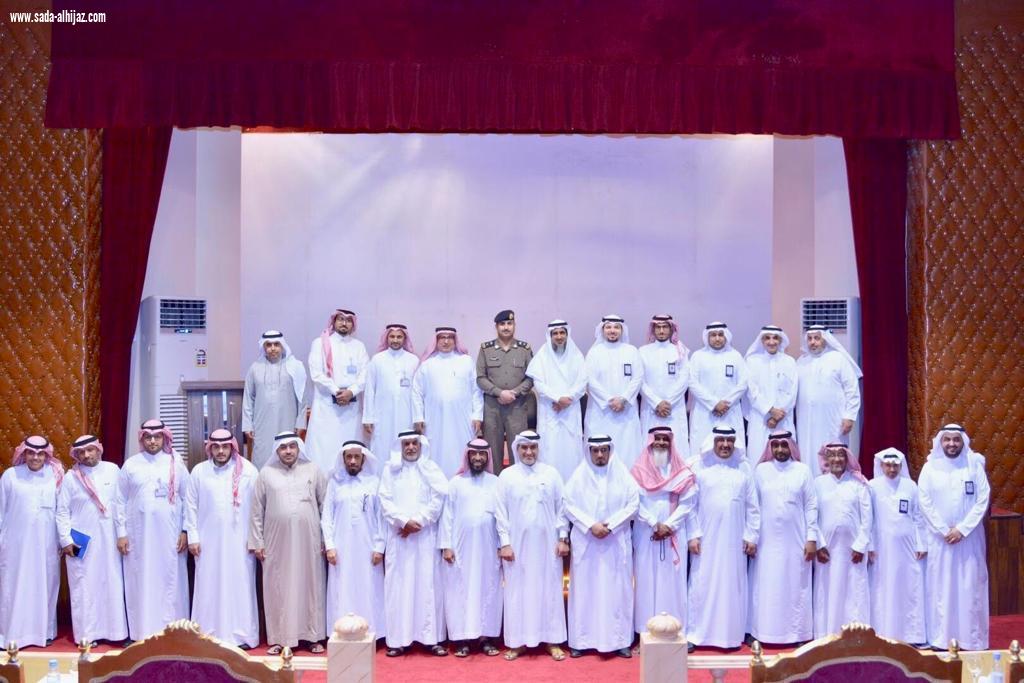 بحضور الأمانة وشركة المياه والدفاع المدني أهالى الدائرة السادسة في مواجهة ساخنة