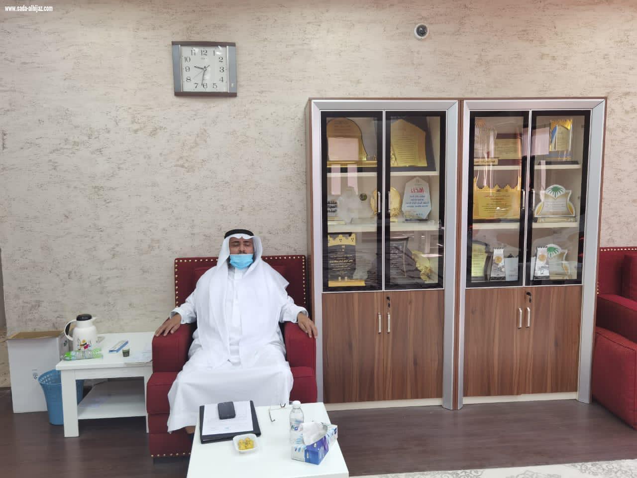 بلدي الباحة يعقد اجتماعًا مع معرفي قرى مدينة الباحة