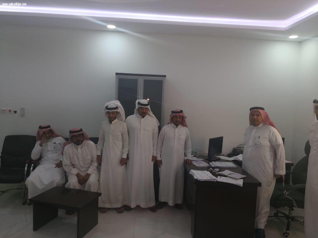 مدير الادارة العامة بخدمات المياه يقيم جولة تفقديه بالمنطقة ..