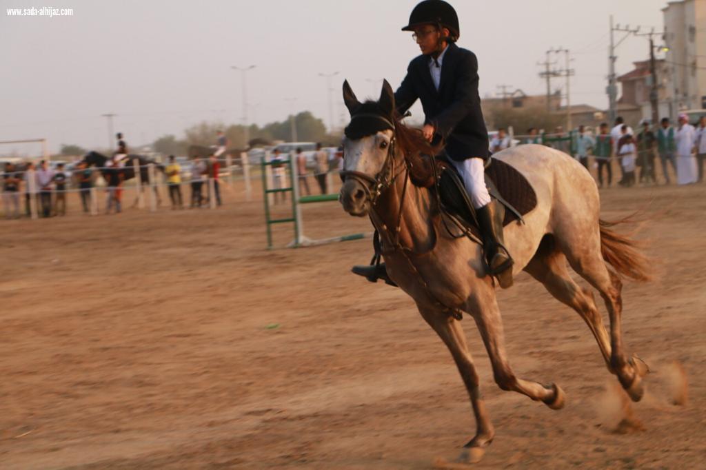 أهالي قامرة يحتفلون باليوم الوطني89 همة حتى القمة