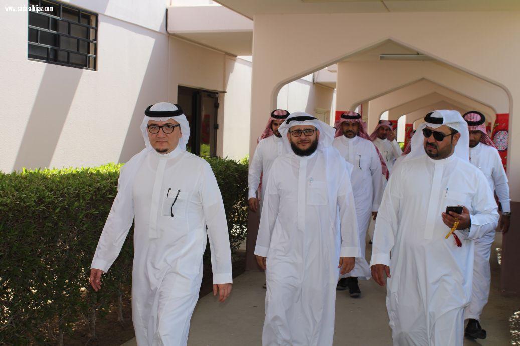 ( أمل جدة ) يعايد المرضى والزوار .. 