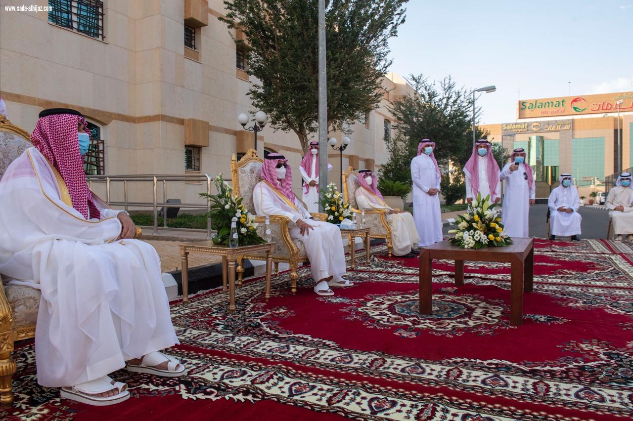 سمو نائب أمير حائل يزور مركز الدكتور ناصر الرشيد لرعاية الأيتام ويقدم الهدايا لأبناء المركز