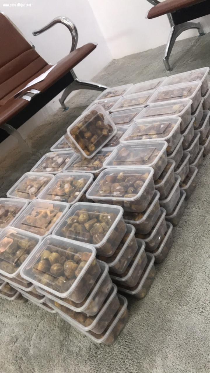 263 سلة غذائية للأسر المتعففة والمتضررين من الحجر المنزلي الذي سببتة جائحة كورونا في مبادرة #عضاد_مكة