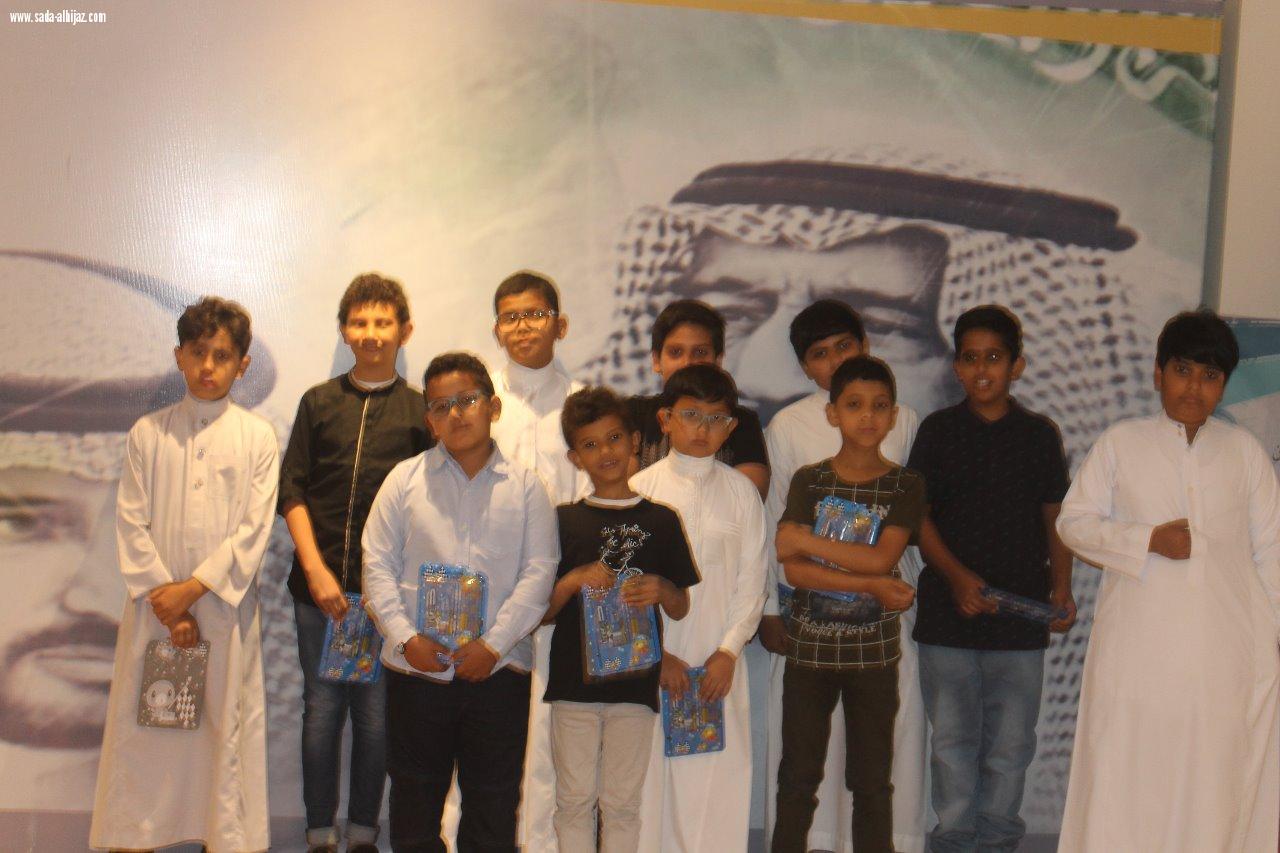 وسط أجواء مليئة بالفن والابداع  فريق الاعلام الواعي يختتم 